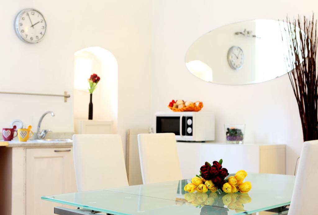 Petrarca Apartment โรม ภายนอก รูปภาพ